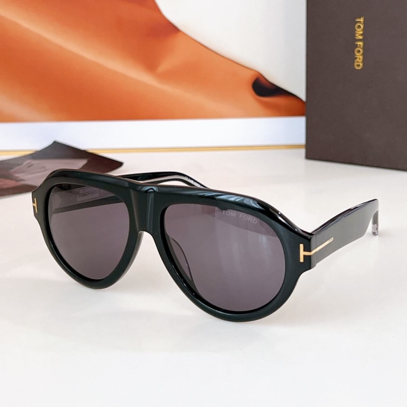 TOM FORD